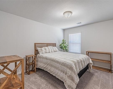579 Ruthye Lane - Photo Thumbnail 8