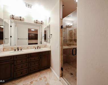 2434 E Roma Avenue - Photo Thumbnail 32