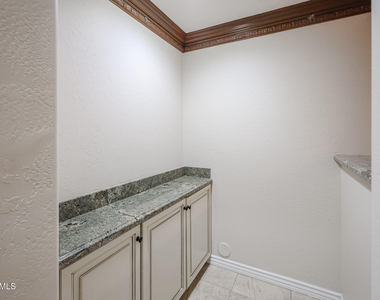2434 E Roma Avenue - Photo Thumbnail 9