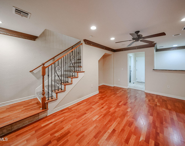 2434 E Roma Avenue - Photo Thumbnail 5