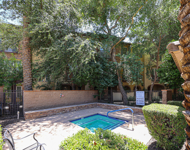 2434 E Roma Avenue - Photo Thumbnail 39