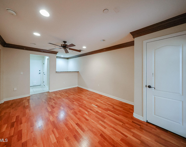 2434 E Roma Avenue - Photo Thumbnail 4