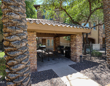 2434 E Roma Avenue - Photo Thumbnail 38