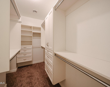 2434 E Roma Avenue - Photo Thumbnail 34