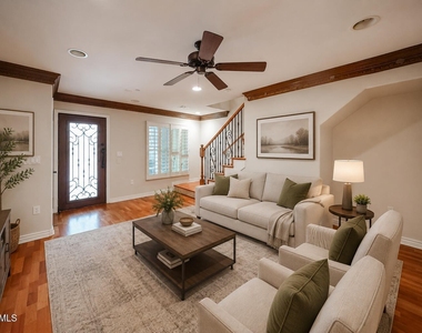 2434 E Roma Avenue - Photo Thumbnail 8
