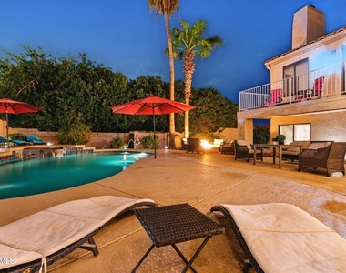 5851 E Beck Lane - Photo Thumbnail 8