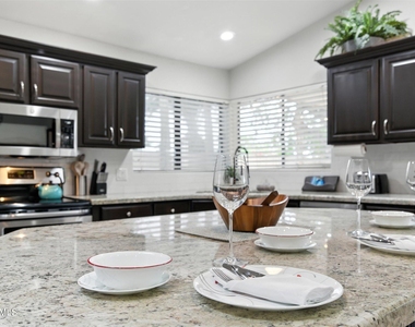 5851 E Beck Lane - Photo Thumbnail 27