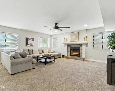 5851 E Beck Lane - Photo Thumbnail 13