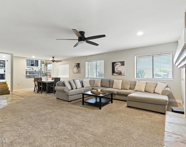 5851 E Beck Lane - Photo Thumbnail 14