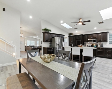 5851 E Beck Lane - Photo Thumbnail 21