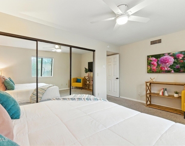 5851 E Beck Lane - Photo Thumbnail 40