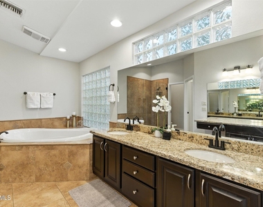 5851 E Beck Lane - Photo Thumbnail 34