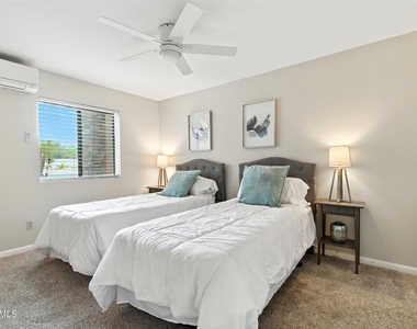 5851 E Beck Lane - Photo Thumbnail 36