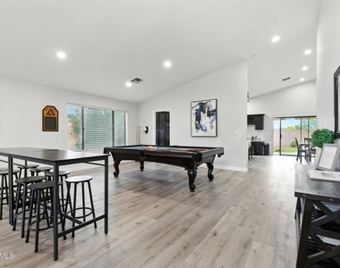 5851 E Beck Lane - Photo Thumbnail 16
