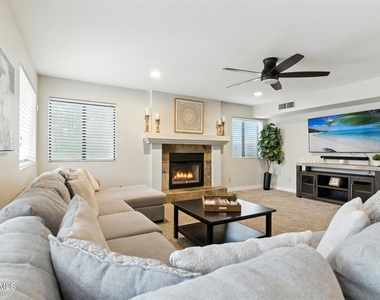 5851 E Beck Lane - Photo Thumbnail 19
