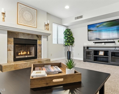 5851 E Beck Lane - Photo Thumbnail 23