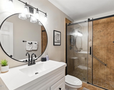 5851 E Beck Lane - Photo Thumbnail 37