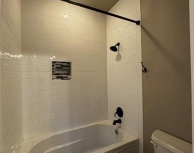 250 Southlake Drive - Photo Thumbnail 23