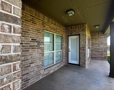 250 Southlake Drive - Photo Thumbnail 25