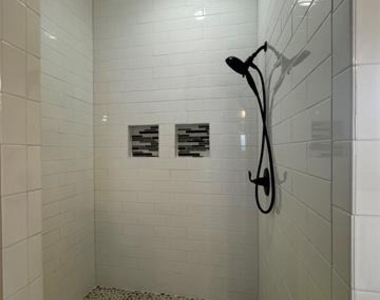 250 Southlake Drive - Photo Thumbnail 11