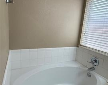 929 Mesa Vista Drive - Photo Thumbnail 24