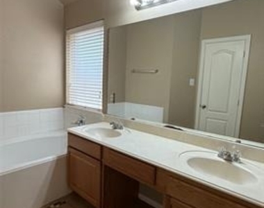 929 Mesa Vista Drive - Photo Thumbnail 23