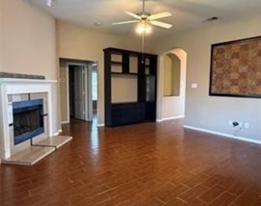 929 Mesa Vista Drive - Photo Thumbnail 6