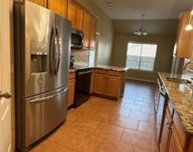 929 Mesa Vista Drive - Photo Thumbnail 10