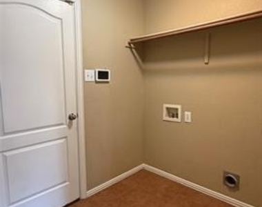 929 Mesa Vista Drive - Photo Thumbnail 18
