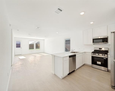 2031 Stable Lane - Photo Thumbnail 7
