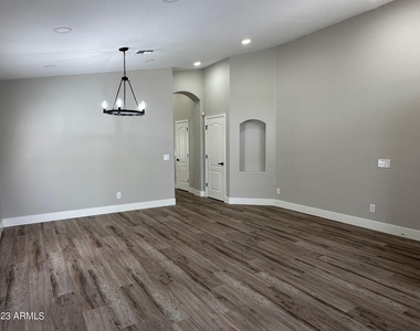 2523 W White Feather Lane - Photo Thumbnail 2