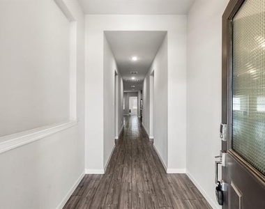 468 Pebble Brook Lane - Photo Thumbnail 3