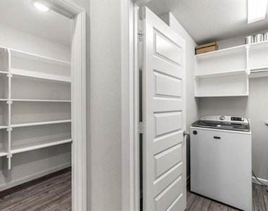 468 Pebble Brook Lane - Photo Thumbnail 16
