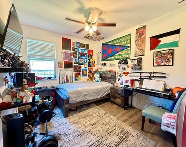 1601 Lake Grove Drive - Photo Thumbnail 11
