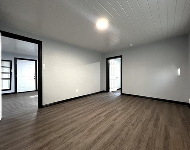 5205 Calloway Street - Photo Thumbnail 10