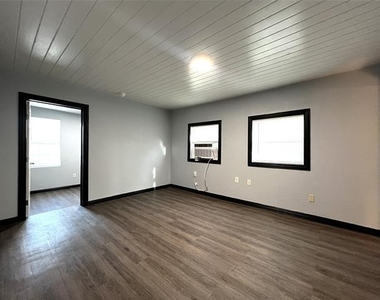 5205 Calloway Street - Photo Thumbnail 7