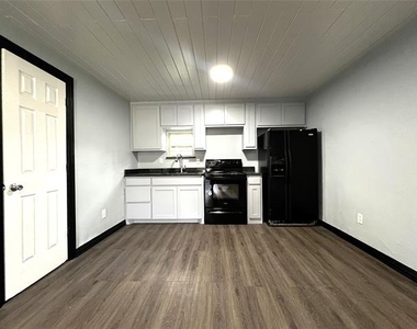 5205 Calloway Street - Photo Thumbnail 5