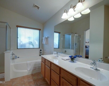 46149 W Guilder Avenue - Photo Thumbnail 8
