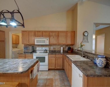 46149 W Guilder Avenue - Photo Thumbnail 4