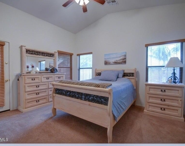 46149 W Guilder Avenue - Photo Thumbnail 9