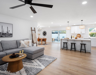 6002 E Hartford Avenue - Photo Thumbnail 2