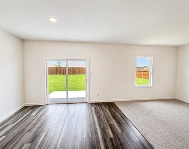 3008 Lacebark Court - Photo Thumbnail 5