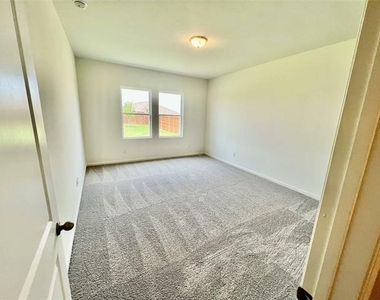 3008 Lacebark Court - Photo Thumbnail 11