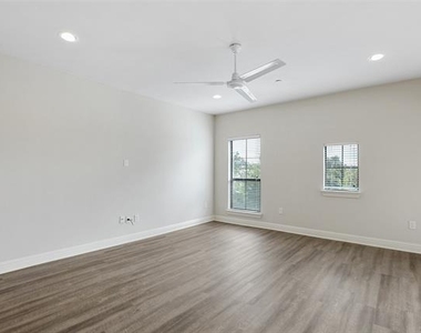 6159 Oram Street - Photo Thumbnail 2