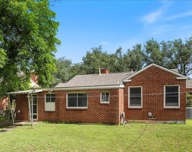 6321 Calmont Avenue - Photo Thumbnail 16