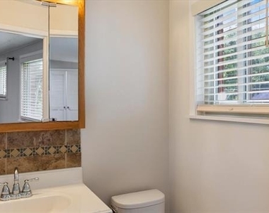 6321 Calmont Avenue - Photo Thumbnail 9