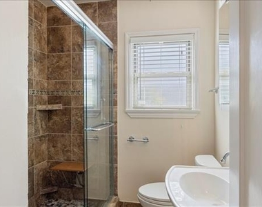 6321 Calmont Avenue - Photo Thumbnail 12