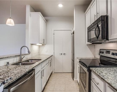 6159 Oram Street - Photo Thumbnail 5
