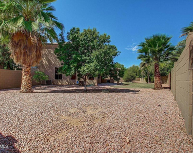 562 N Danielson Way - Photo Thumbnail 3