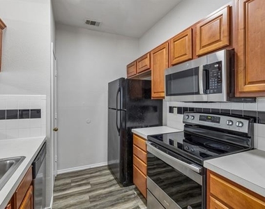 3938 Pickett Place - Photo Thumbnail 6